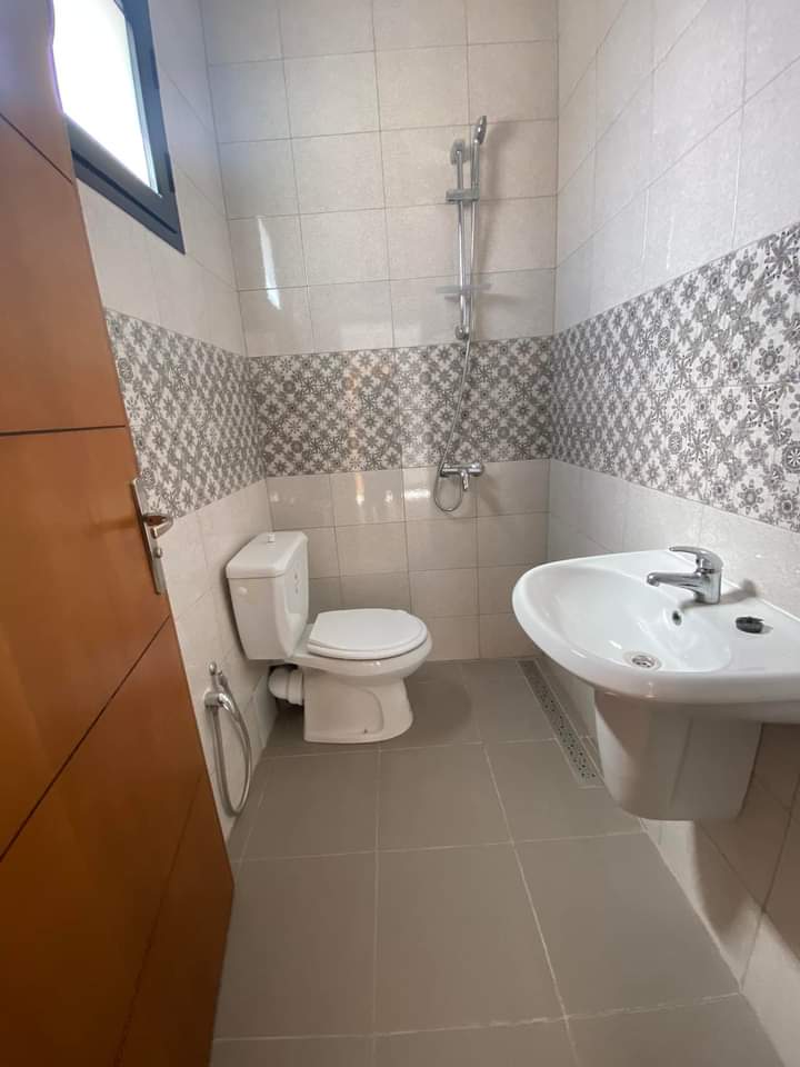    Un studio vide pour fill à Tunis - Photo 1
