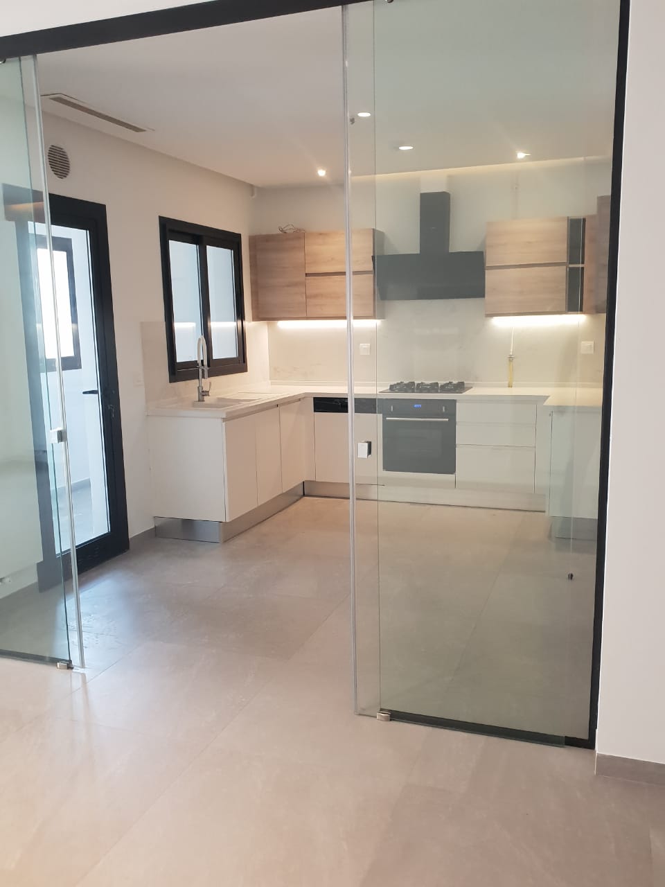  A VENDRE S+1 – AOUINA– TEL 58258423 – FB.7725 