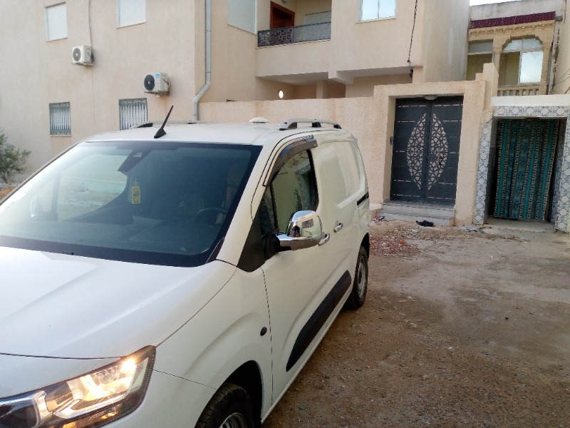 Citroen BERLINGO II Diesel 2020 à Monastir - Photo 7