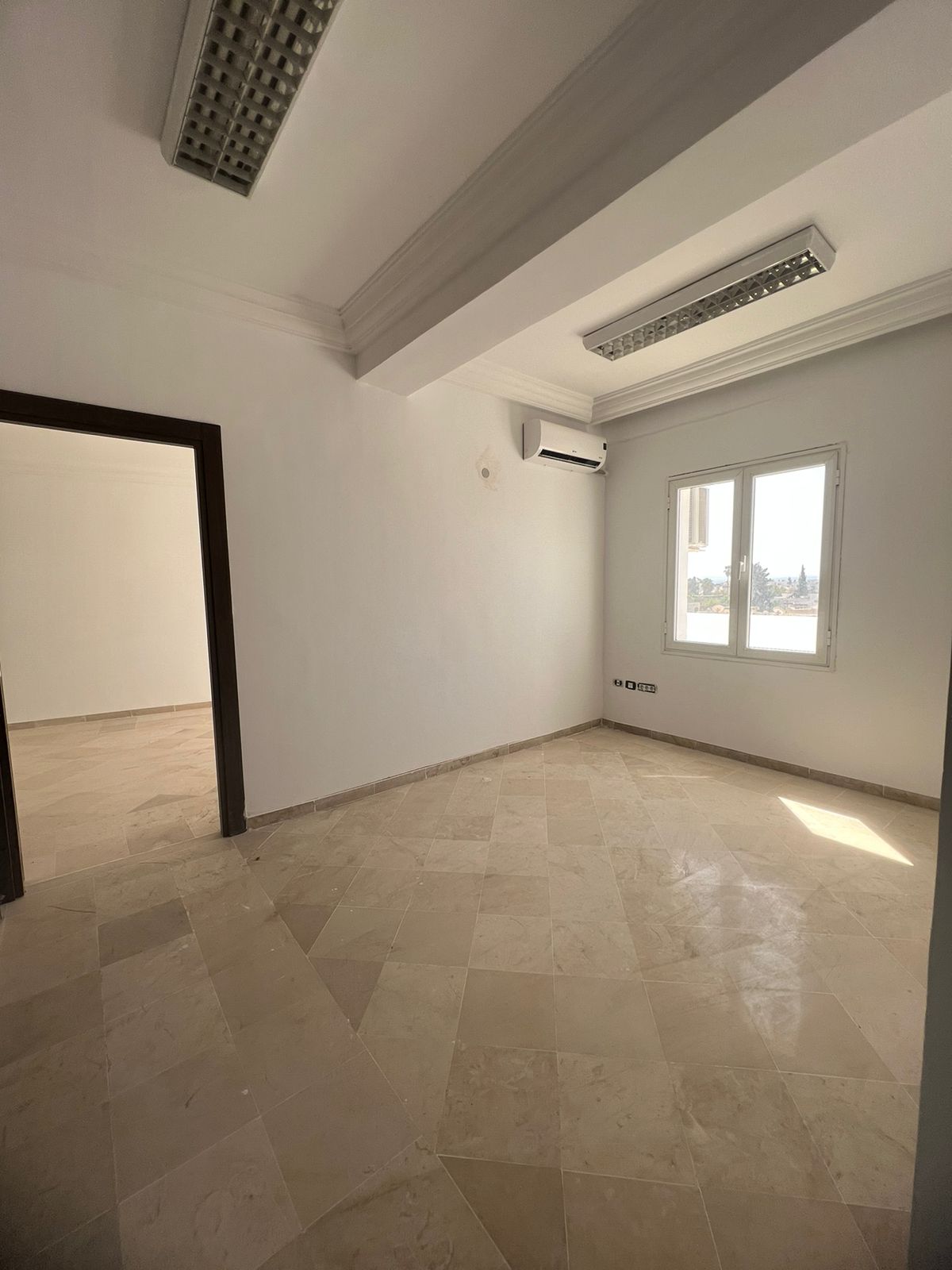    Des bureaux h1 neufs au à Tunis - Photo 4