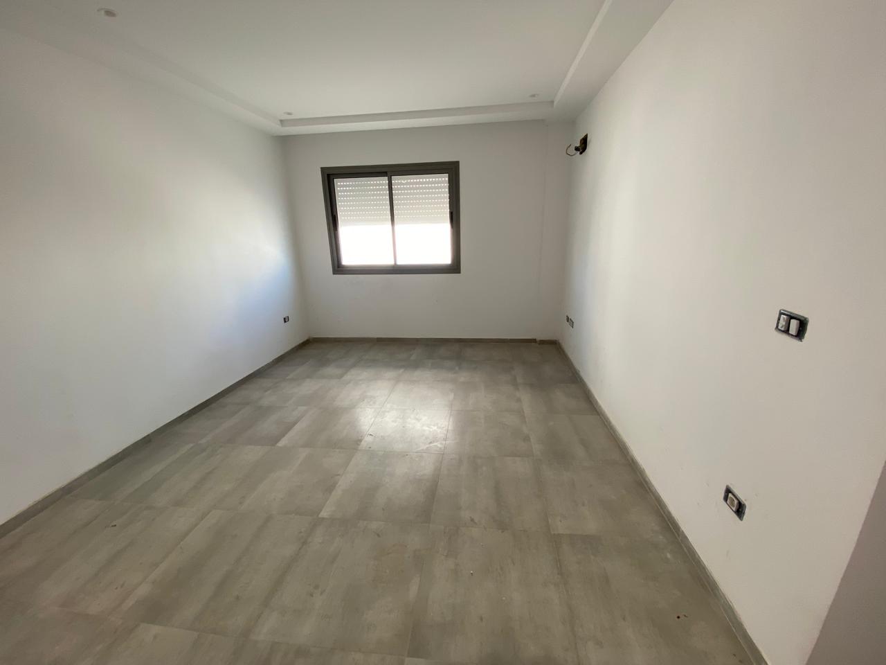    Des bureaux neufs à bayr à Tunis - Photo 1