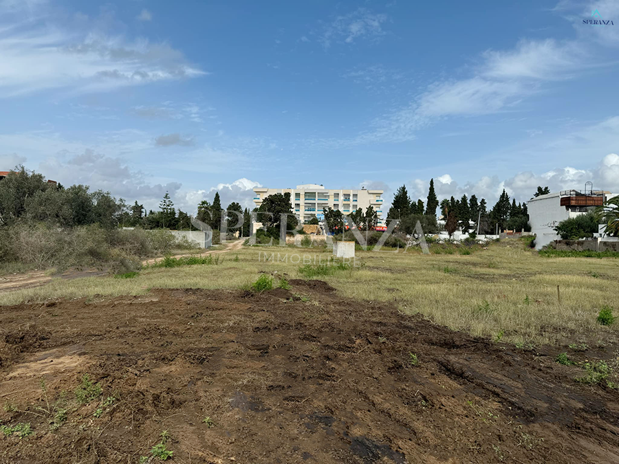  À Vendre – Fonds de Commerce Local aménagé sur axe principal à Cité El Wafa, Nabeul 