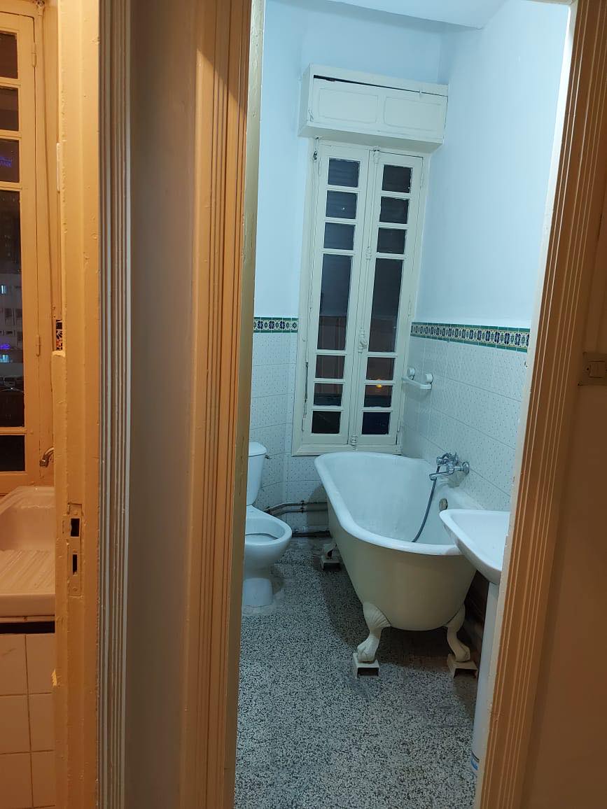    Appartement à bab bhar à Tunis - Photo 2