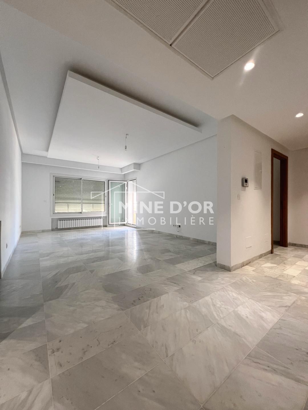 Résidence dispose de 11 Appartements à Chatt Mariem, Prés de la Mer