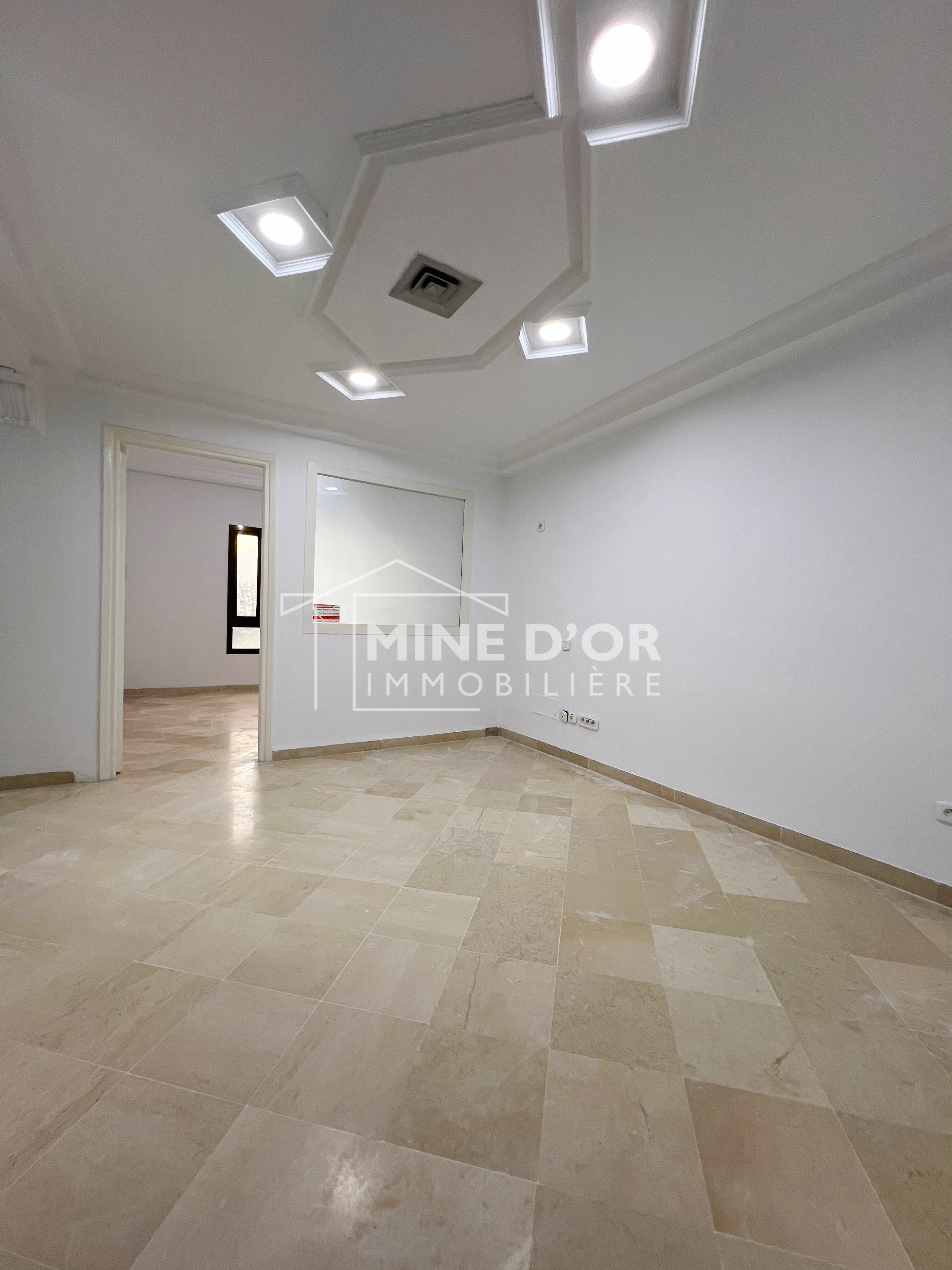  A Louer Etage De Villa S+3 meublé Vue Sur Mer Située à Néapolis, Nabeul 