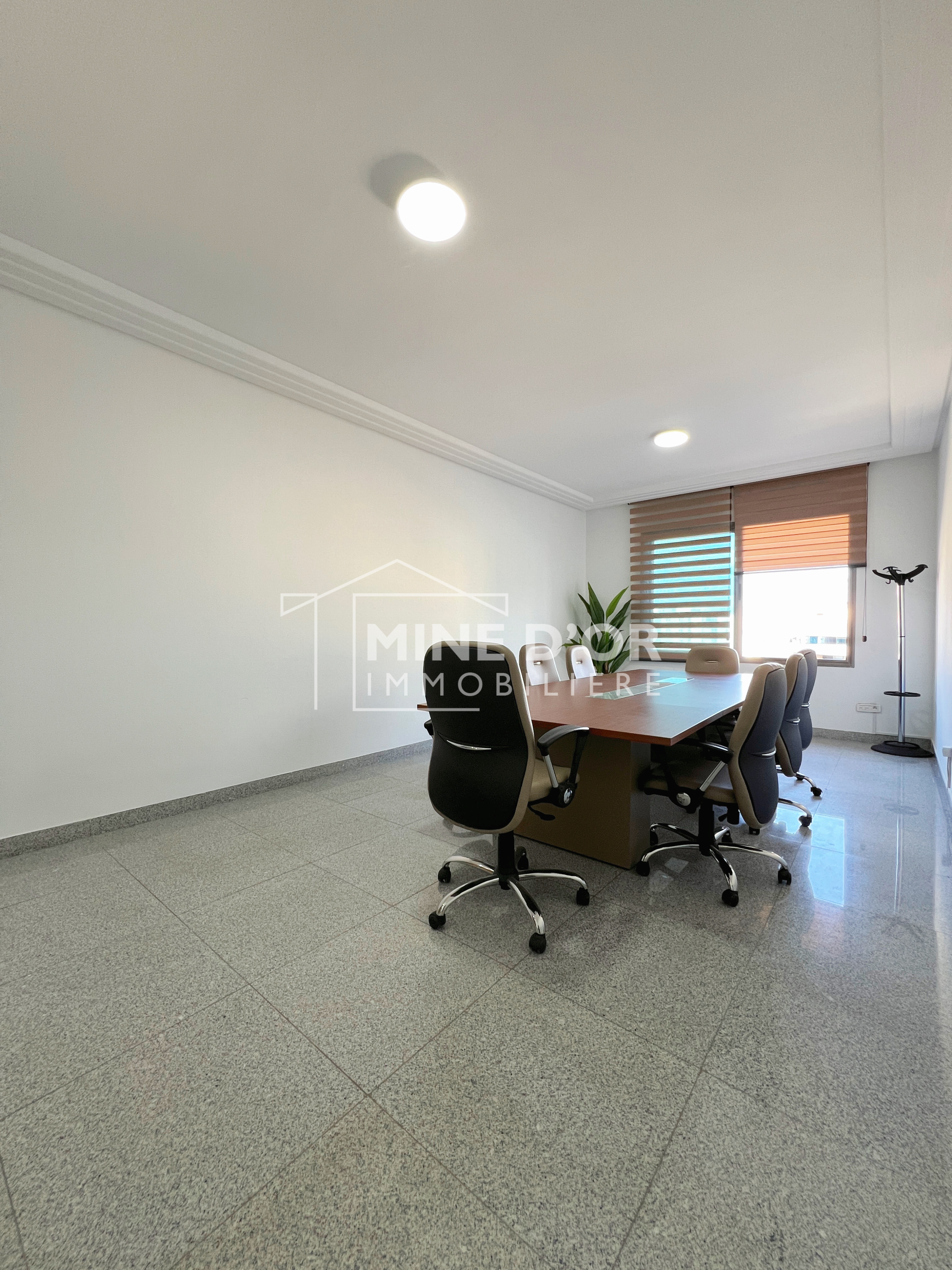    À ne pas rater un bureau à Tunis - Photo 1