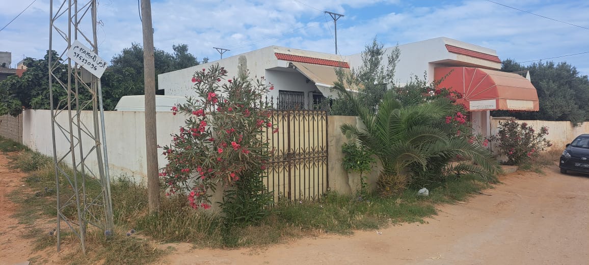 joli appartement s2 residence gardee jardin l'aouina