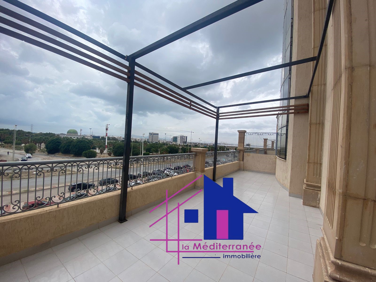  location étage de villa s3 rdc prés de hneya bardo 