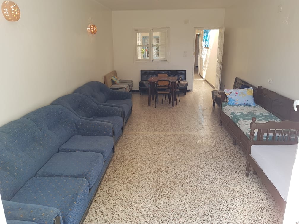  un spacieux appartement s+4 au 1er étage a louer situé a Manzah 8 