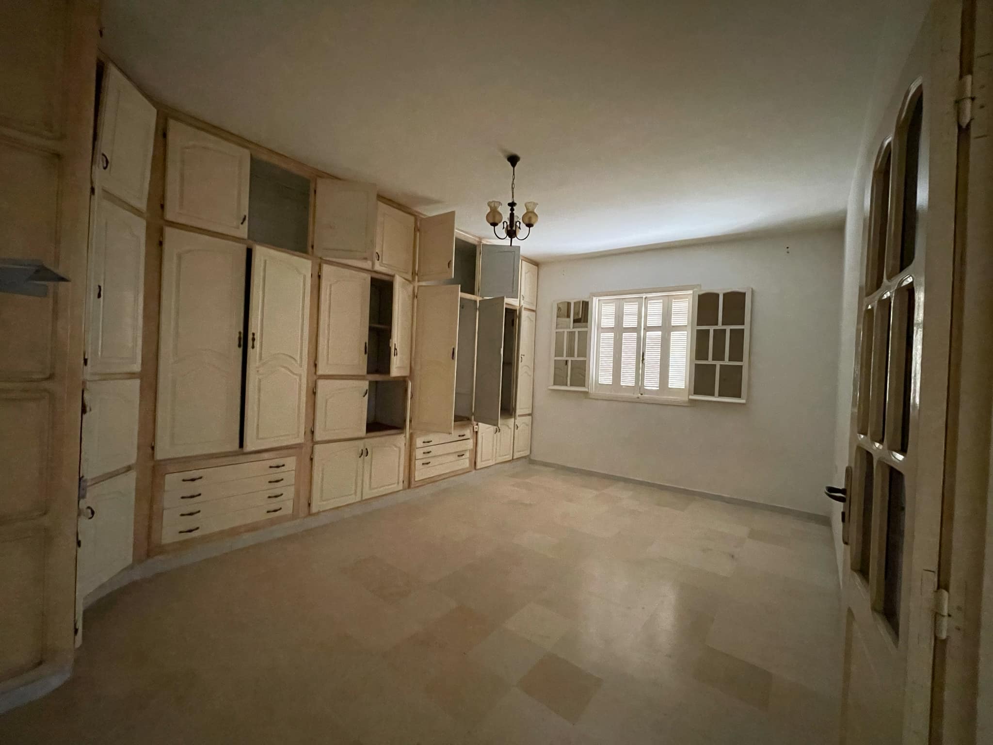  A louer un local commercial de 20m2 mourouj 5/6 