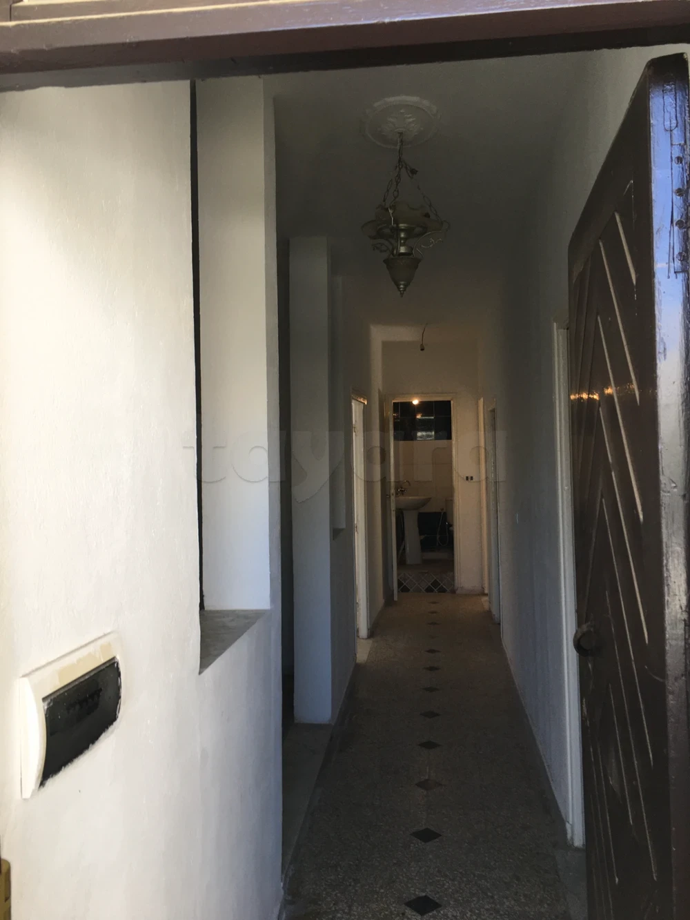  un appartement s+2 au 3éme étage(sans ascenseur)a louer situé a bardo cité errawdha en face station rfr 