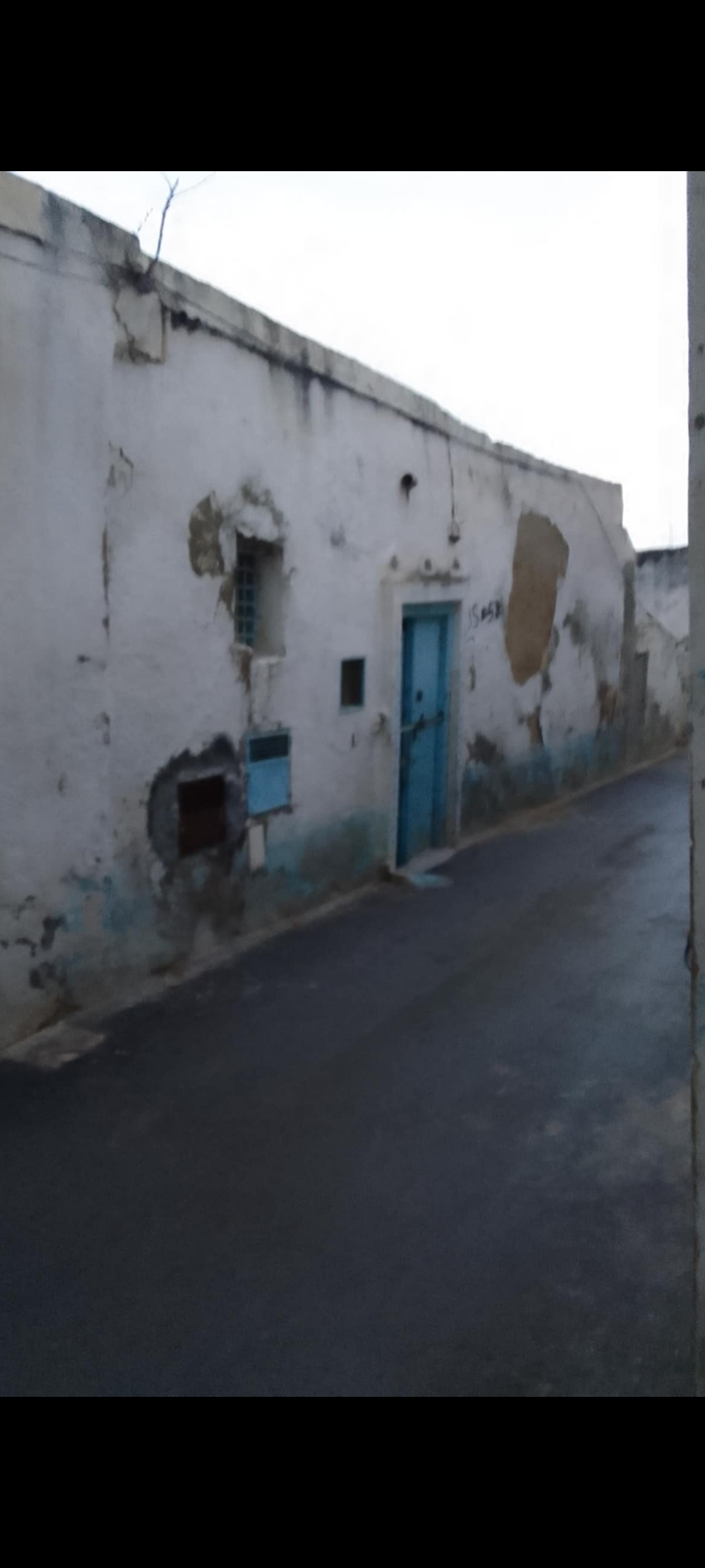  Terrain sur voirie principale à Route de Tunis, Nabeul – À côté de Médis 