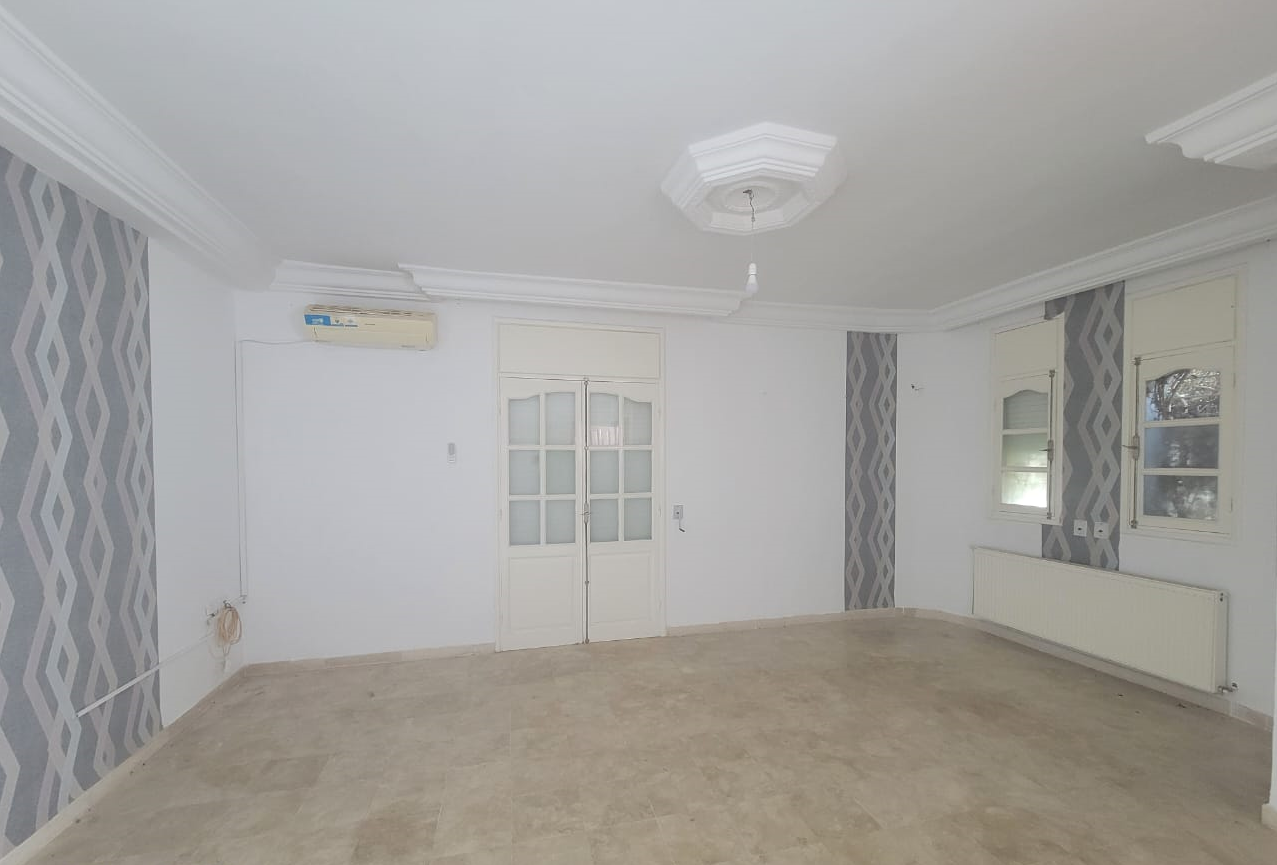    Villa avec jardin gazonn à Tunis - Photo 2