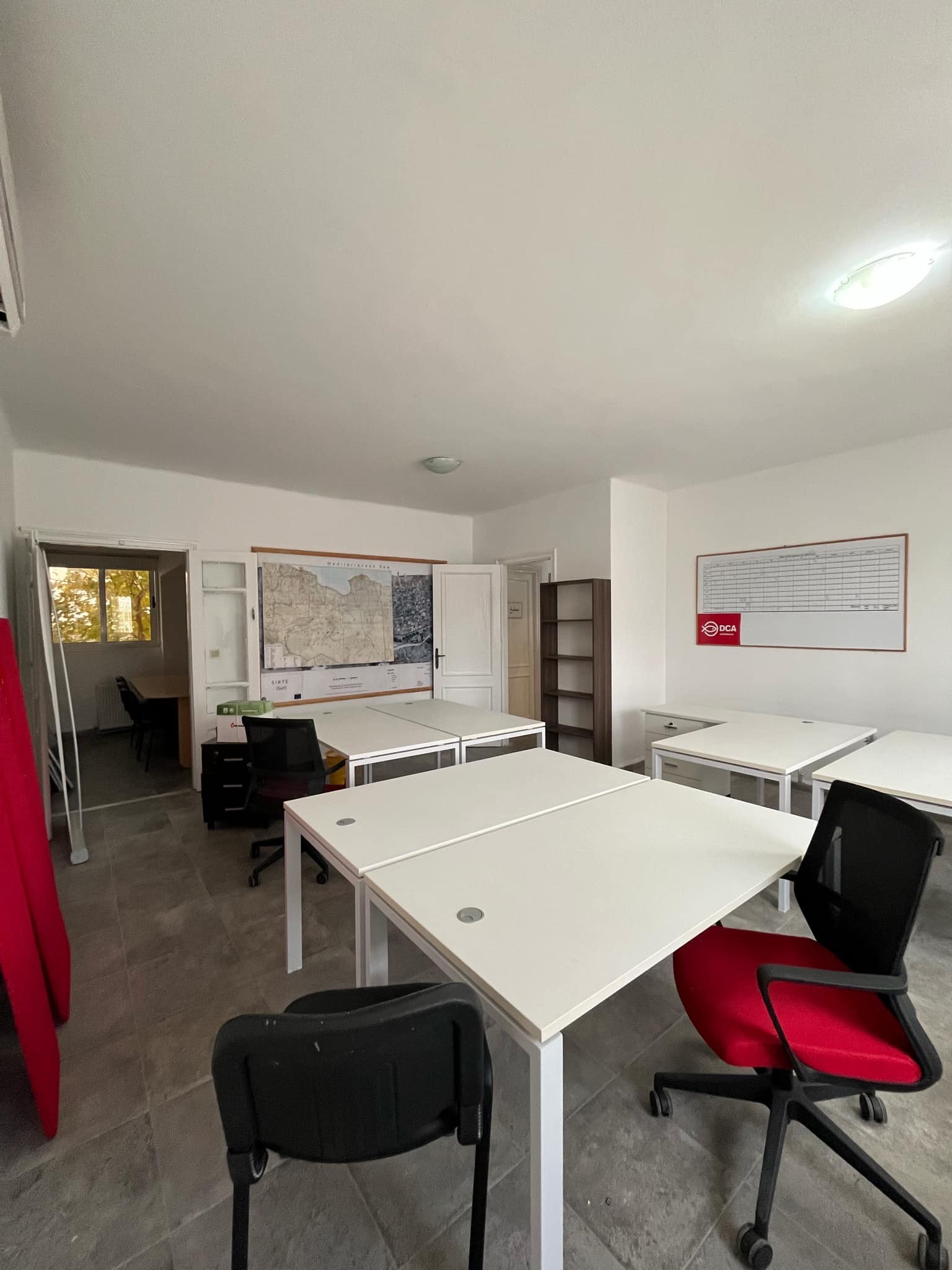    Bureau de trois pièces m à Tunis - Photo 1