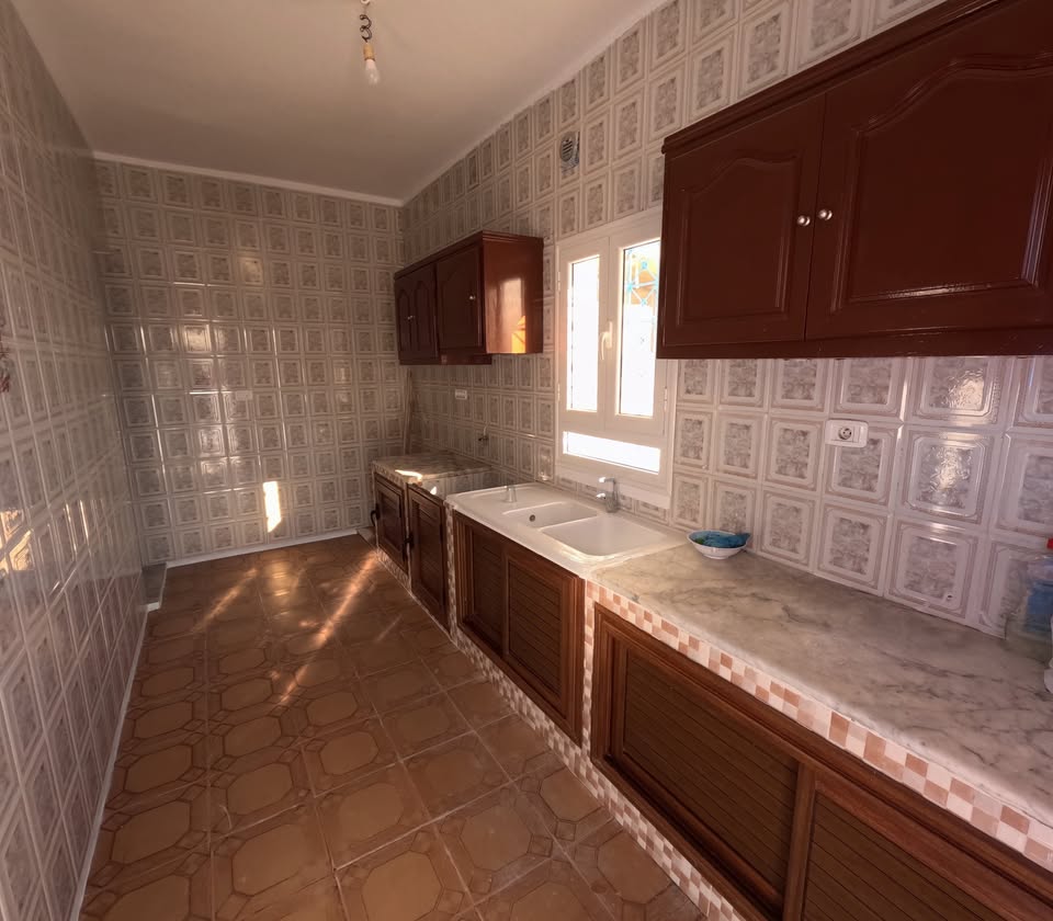    Maison disponible à la m à Tunis - Photo 1