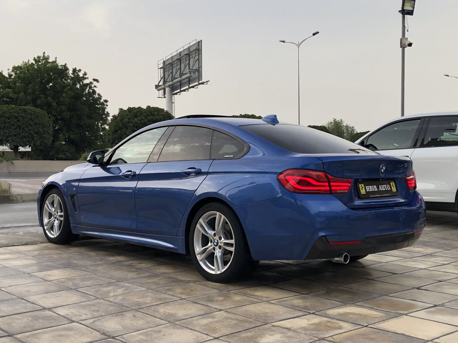 BMW Série 4 Gran Coupé Business Line Plus à Tunis - Photo 25