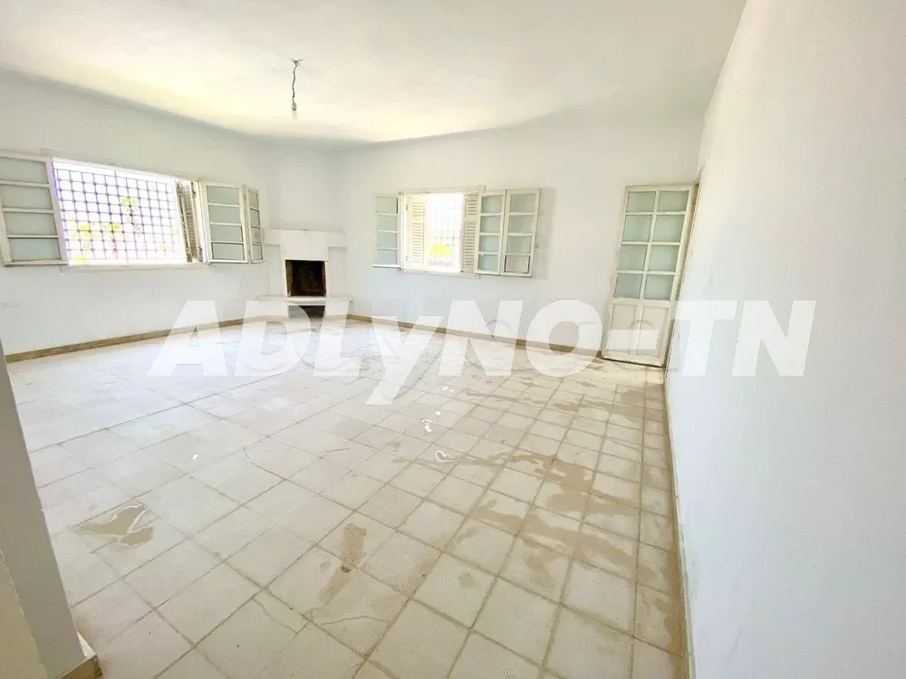 A vendre villa de 400 m² sur un terrain de 485 m² à Hammam Chatt à Ben Arous - Photo 1