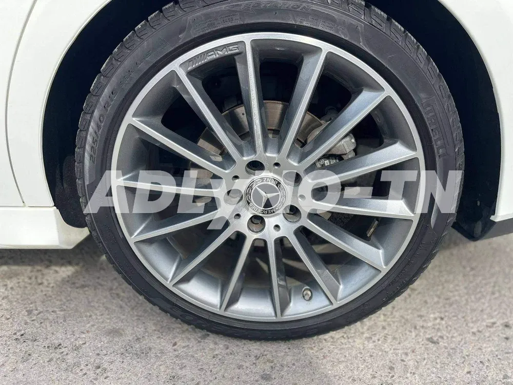 Mercedes cla 200 kit AMG Pack Night à Bizerte - Photo 4