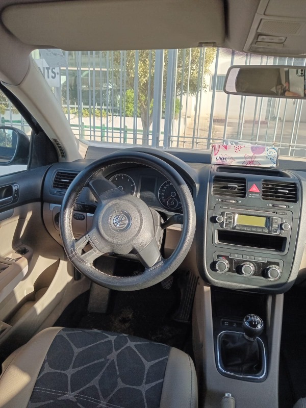 Volkswagen Jetta Essence 2011 à Tunis - Photo 4