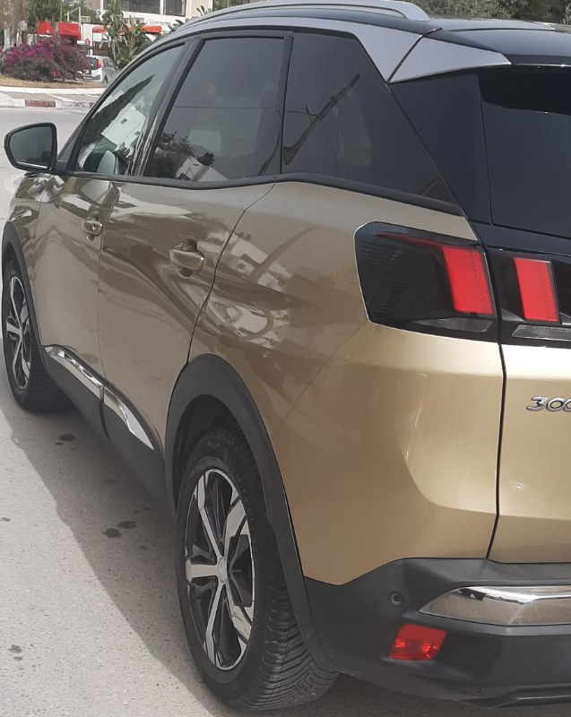 Peugeot 3008 Essence 2018 à Tunis - Photo 3
