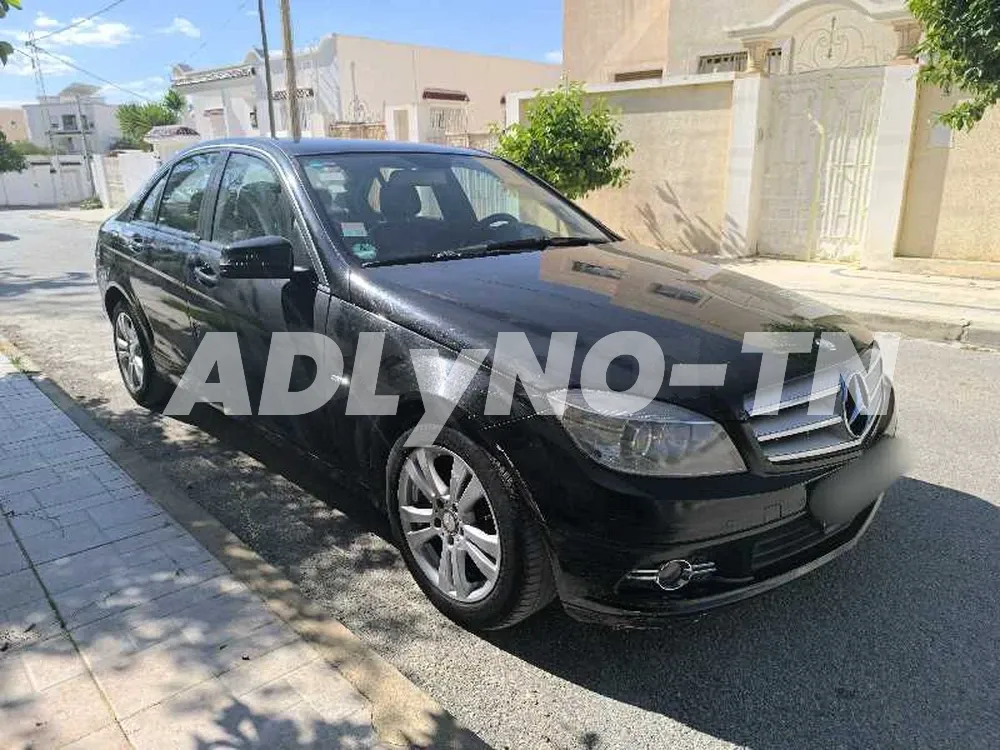 Mercedes c200 boite auto état propre à Ben Arous - Photo 8