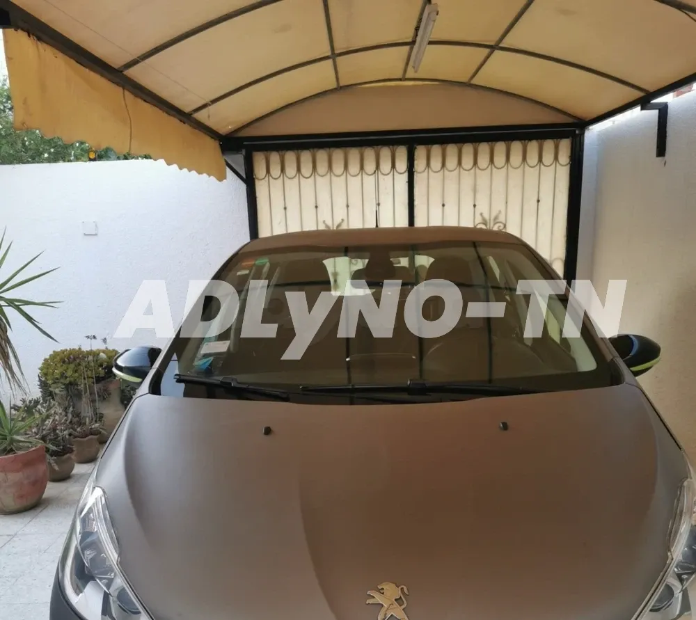 2016 Peugeot PureTech 208 à Ariana - Photo 1