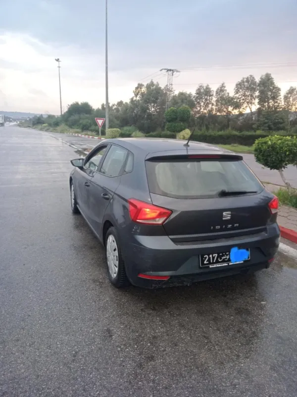 Seat Ibiza Essence 2020 à Bizerte - Photo 2