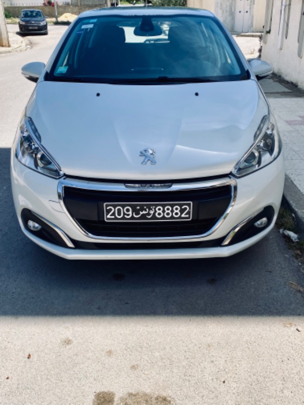 Peugeot 208 Essence 2019 .. à sousse - Photo 1