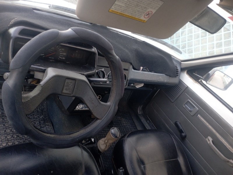 Peugeot 205 Essence 1989 à Tunis - Photo 3