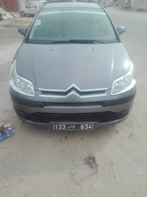 Kuv100 /k8 toute neuve