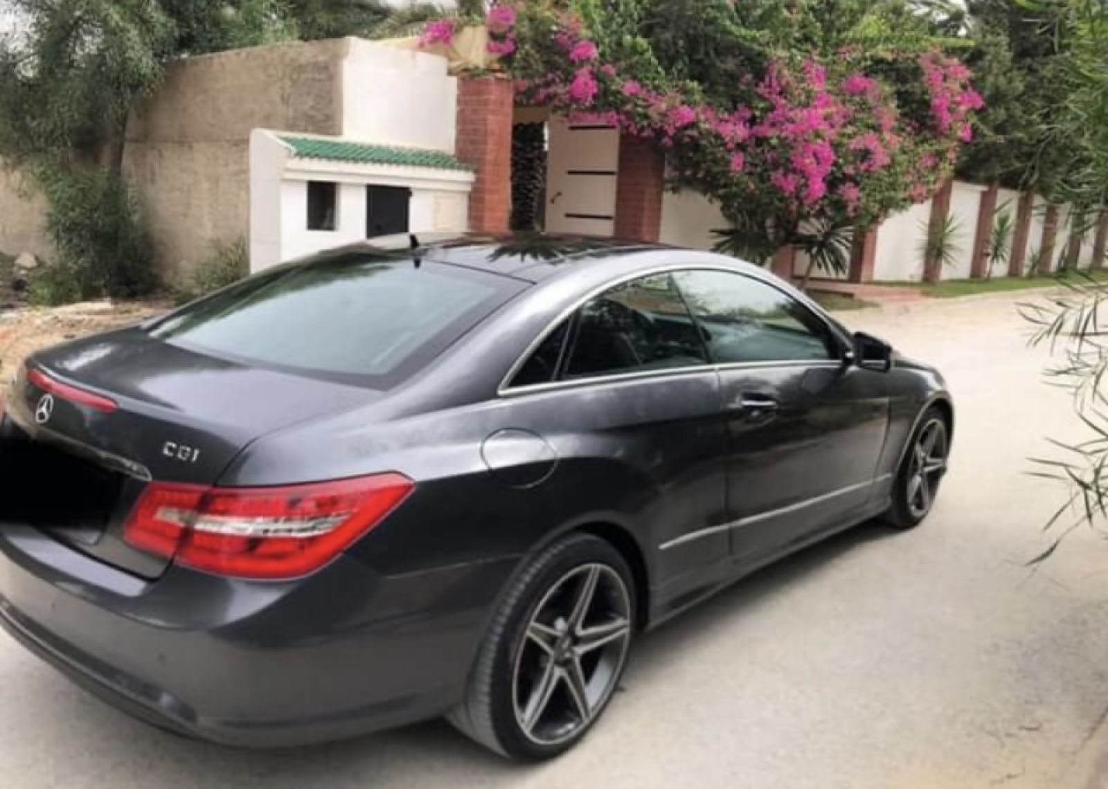 Mercedes-Benz Classe E coupé AMG à Tunis - Photo 7