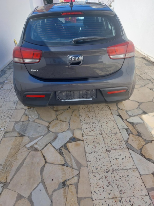 Kia RIO Essence 2020 à Mahdia - Photo 8