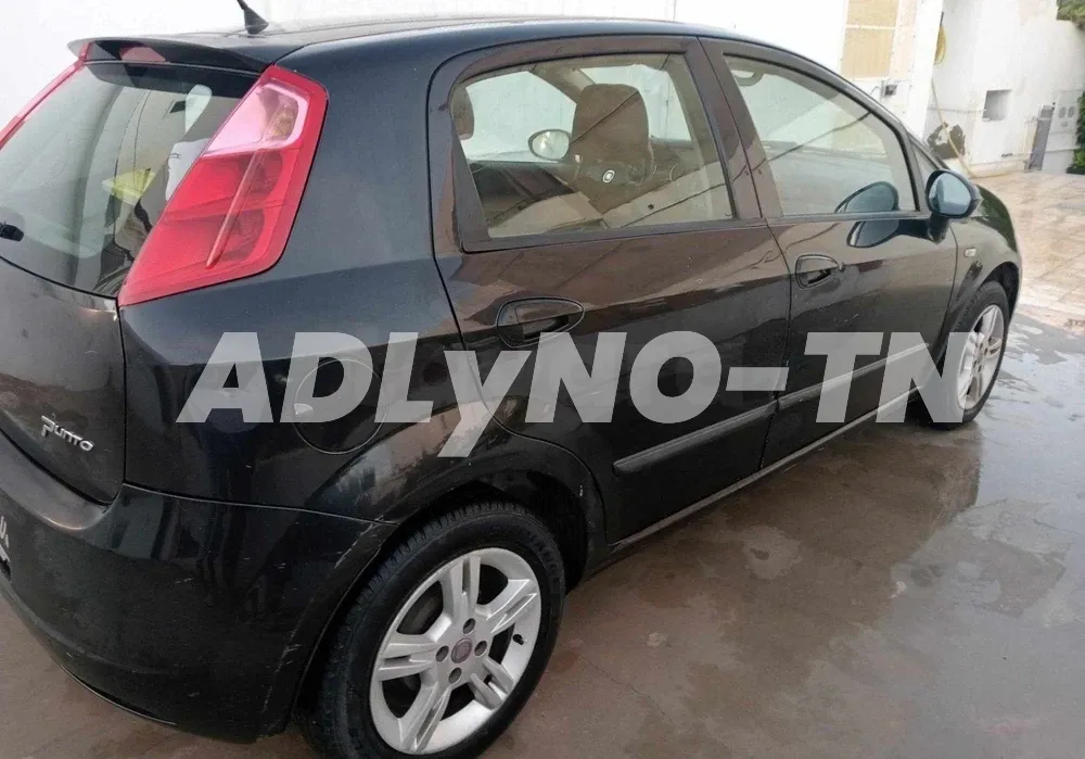 Grandi Punto (1.2 / 5cv / 4 cylindres) à sousse - Photo 3