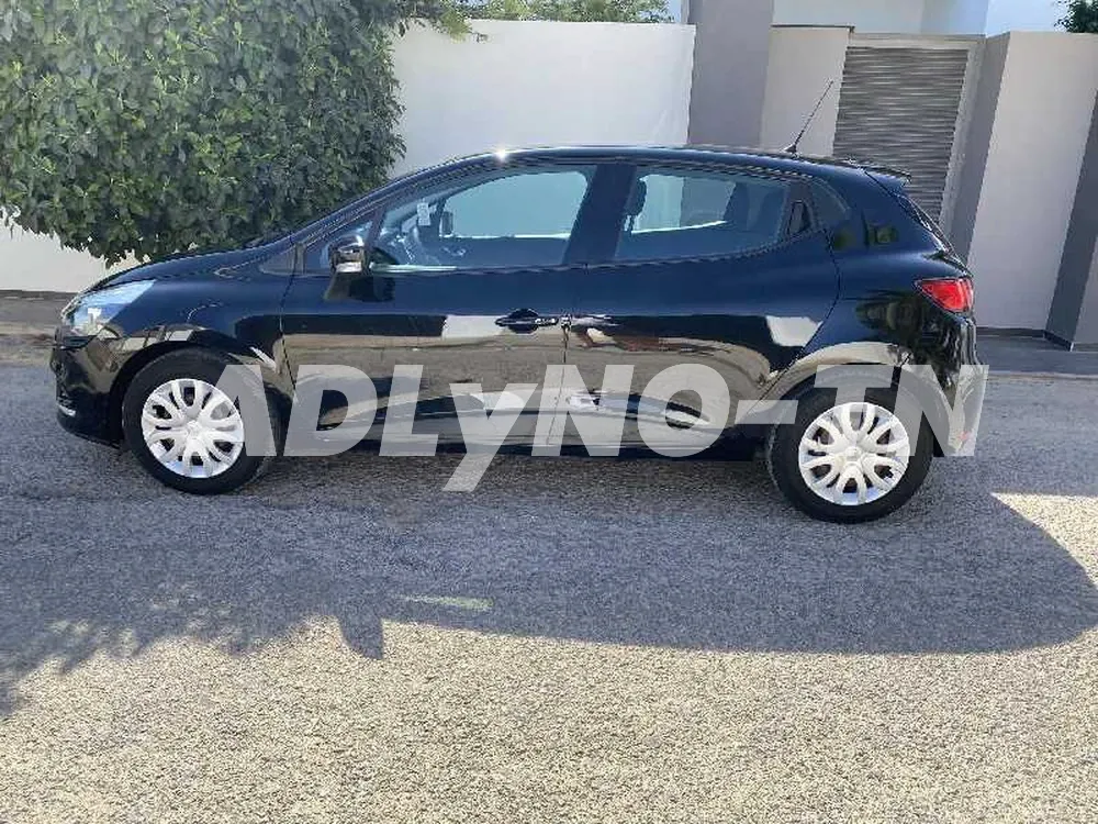 clio 1ère main 4 cilender à Sfax - Photo 1