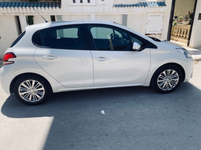 Peugeot 208 Essence 2019 .. à sousse - Photo 2