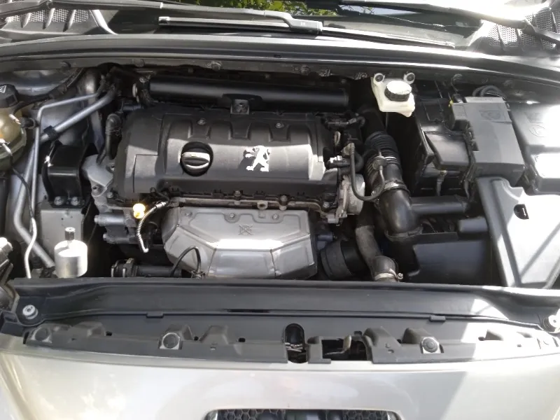 Peugeot 308 : mod 2011 ess 1.4 T.B état orgn com neuf Tel:54 607 492. à Ariana - Photo 7