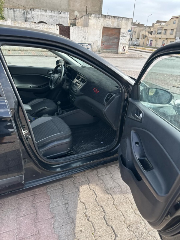 Hyundai I20 Essence 2020 à Tunis - Photo 2