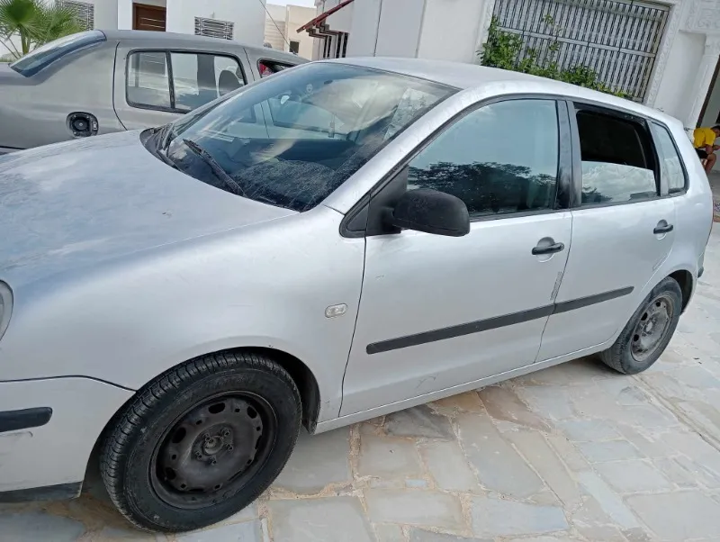 Volkswagen Polo Essence 2003 à Monastir - Photo 2