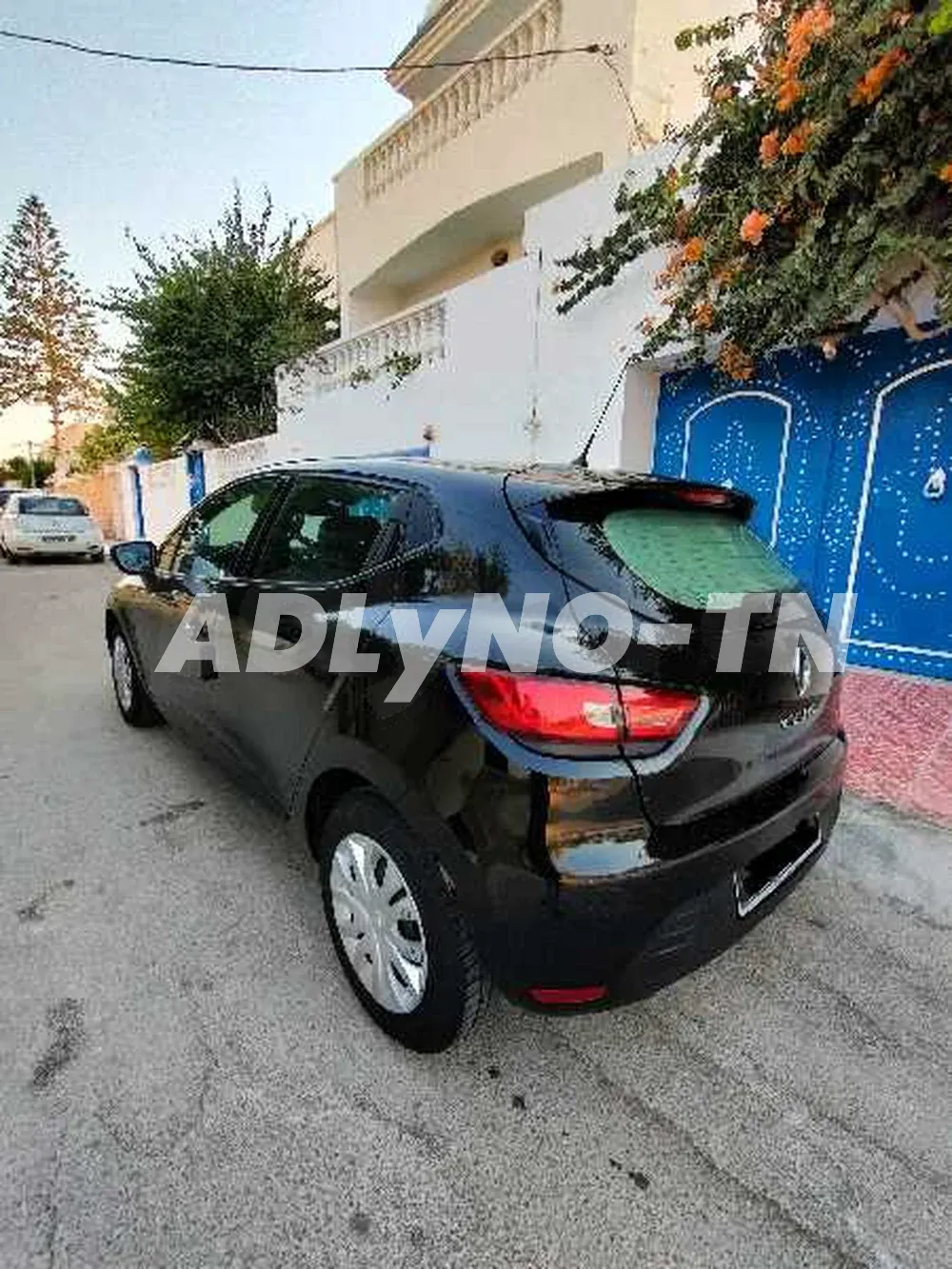 Clio تسجيل أول en parfait état à gabes - Photo 5