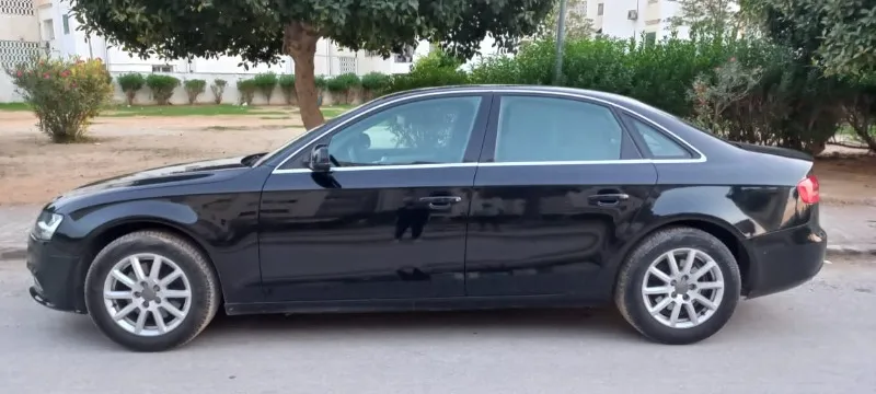 Audi A4 Essence 2013 à Tunis - Photo 2