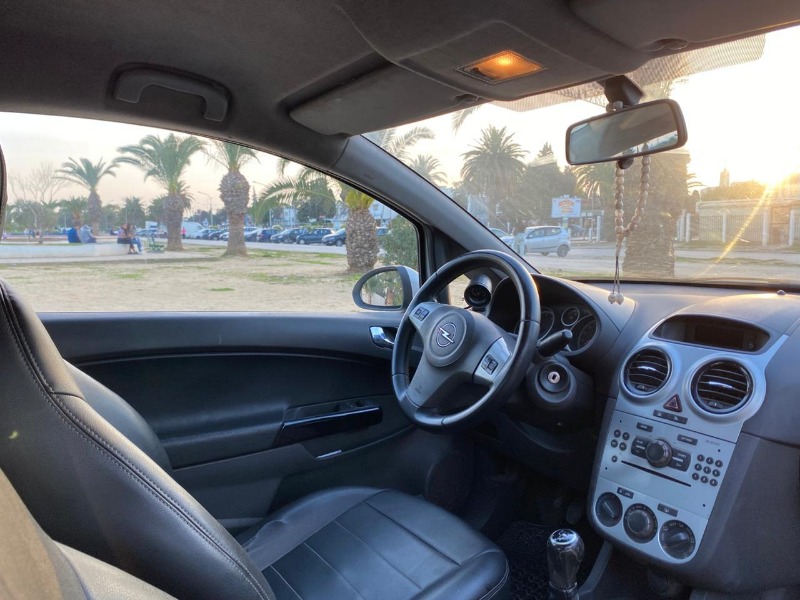 Opel Corsa Essence 2010 à Tunis - Photo 2