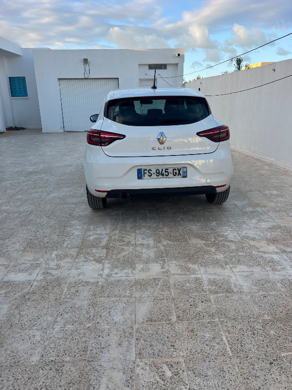 Renault Clio Essence 2020 à Medenine - Photo 5