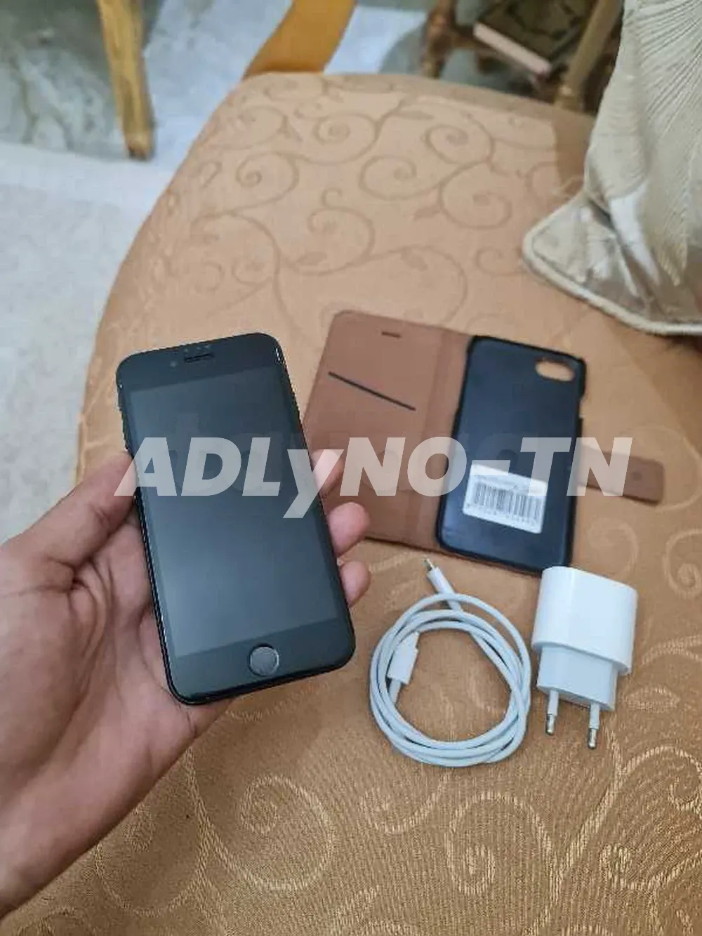iphone 7 on état dorigine 32g il ne fonctionne que avec les sim orange batrie 81% empreinte activée avec film de protection sur lécran et flip cover et chargeur à Manouba - Photo 9