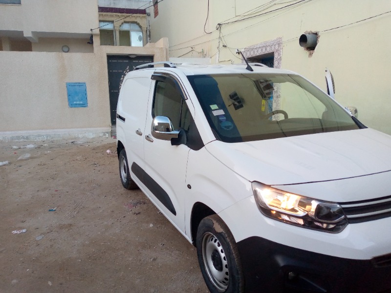 Citroen BERLINGO II Diesel 2020 à Monastir - Photo 3