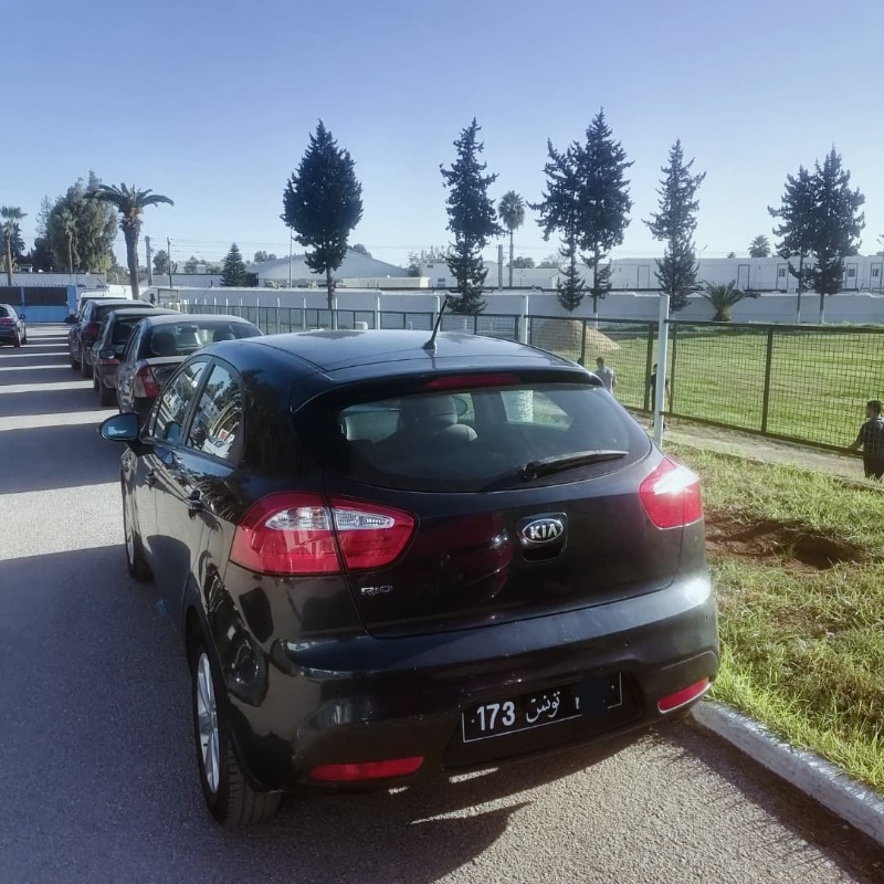Kia RIO Essence 2014 à Tunis - Photo 3