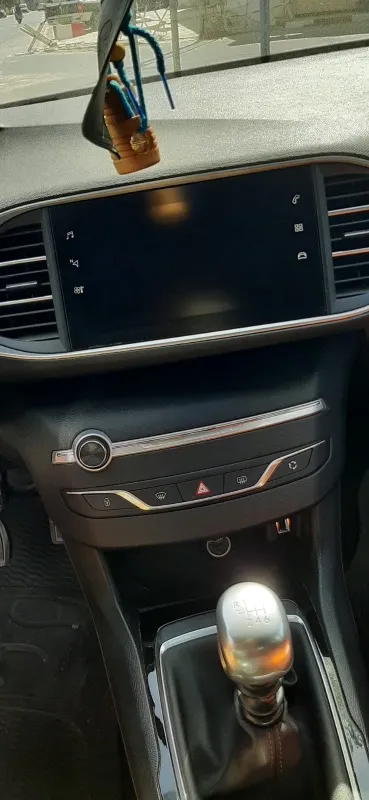 Peugeot 308 Essence 2019 à Bizerte - Photo 1