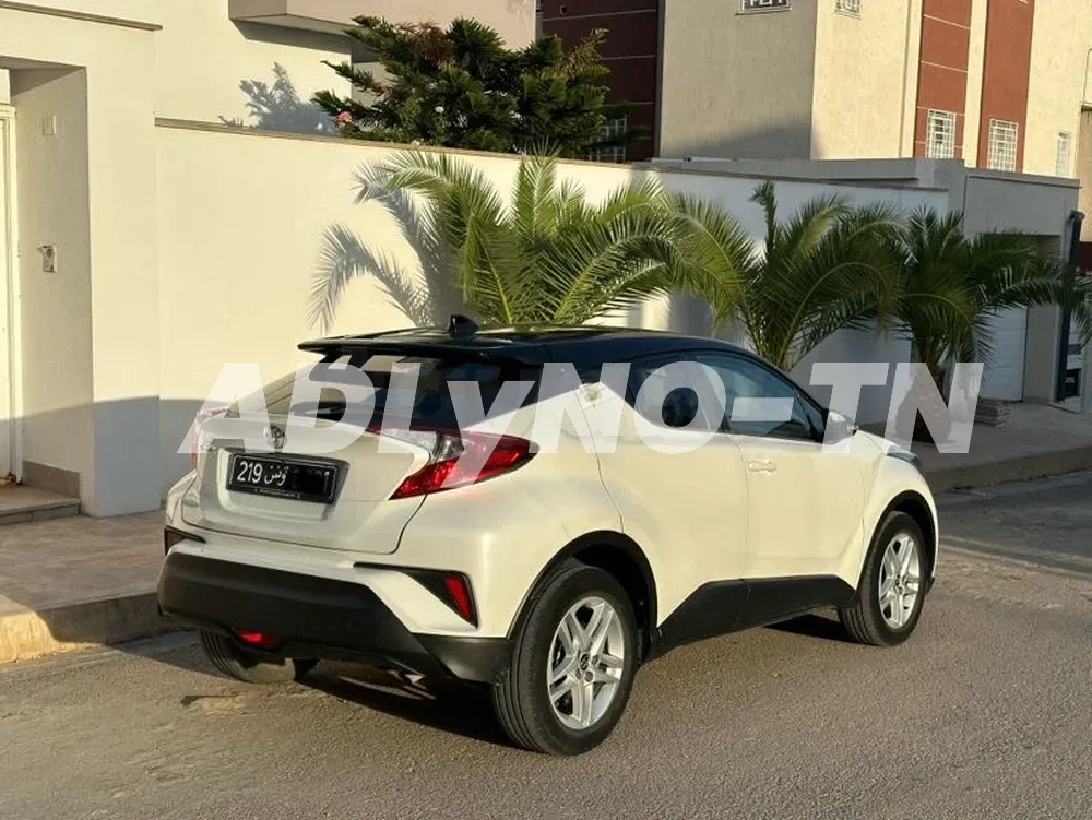 A vendre toyota Chr Tt option première main avec carnet d’entretien. voiture comme neuf à Tunis - Photo 7