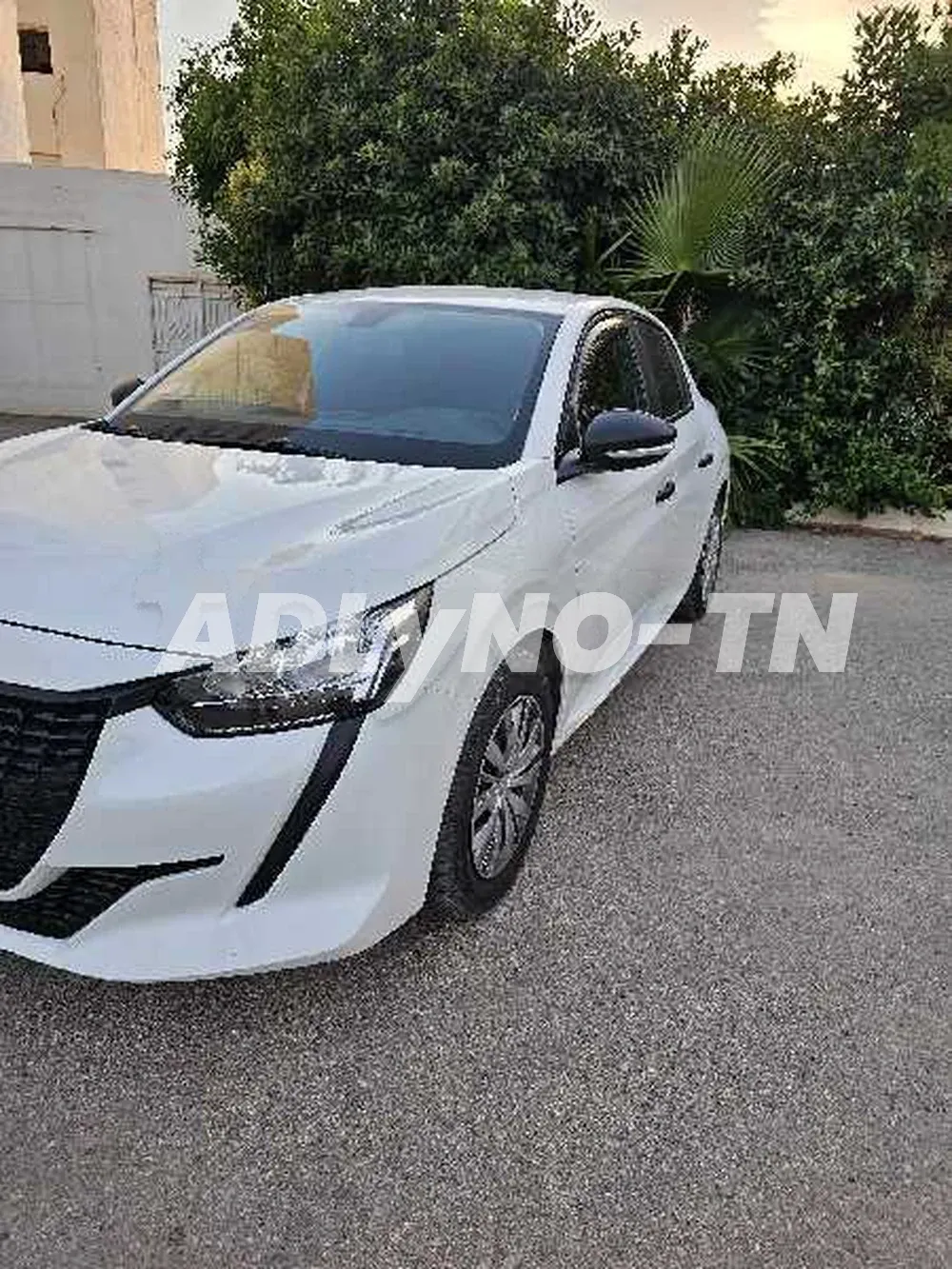 208 populaire 3 cylindre a vendre ou échange à Sfax - Photo 1