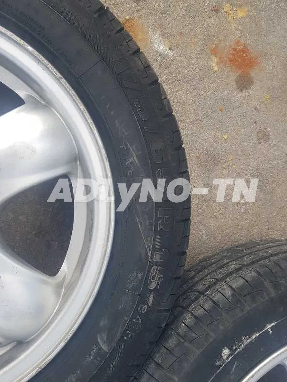 4 jeunes mini cooper par 15 avec pneus neufs 1200 25254848 à Ariana - Photo 3