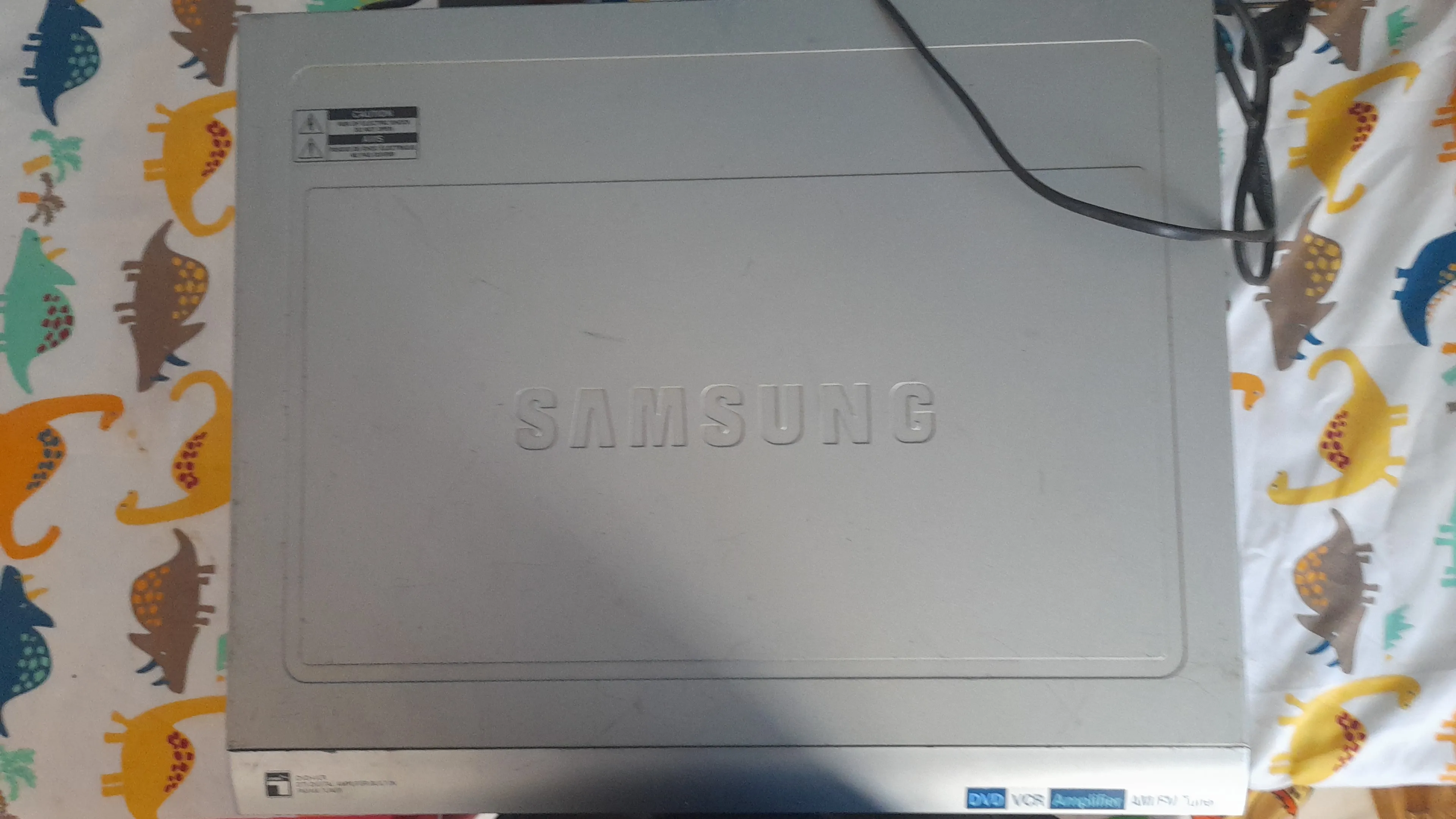 Une lecteur SAMSUNG /cd,dvd,vcd,cd-r,cd-rw,mp3,vhs et S-vhs. à Ariana - Photo 2